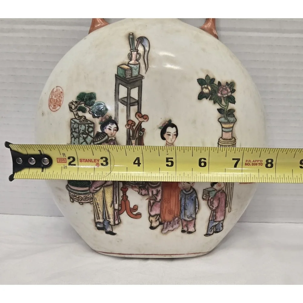 Vtg Chinoiserie Famille Rose Wall Pocket Plaque Vase Hand-Painted Hong Kong 70's